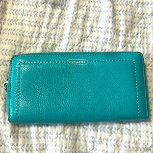 Coach Zipper Wallet